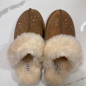 Ugg slipper with swarowski size 6